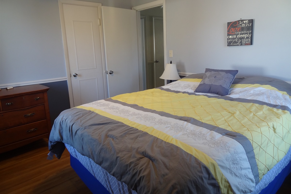 Bedroom 3 with Queen bed