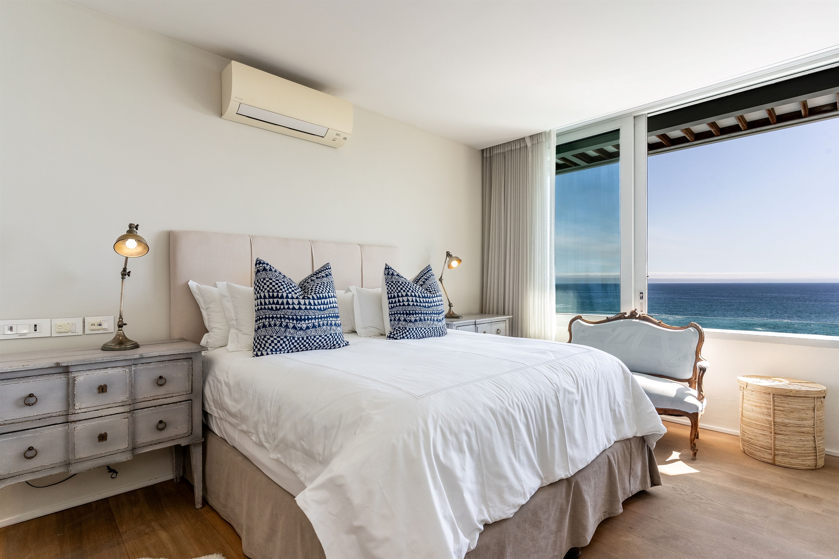 King Main Bedroom awake to Ocean