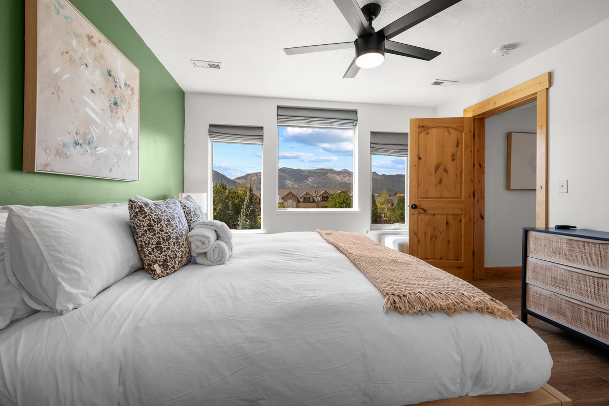 Enjoy a calm and comfortable bedroom designed for relaxing mornings and restful nights.
