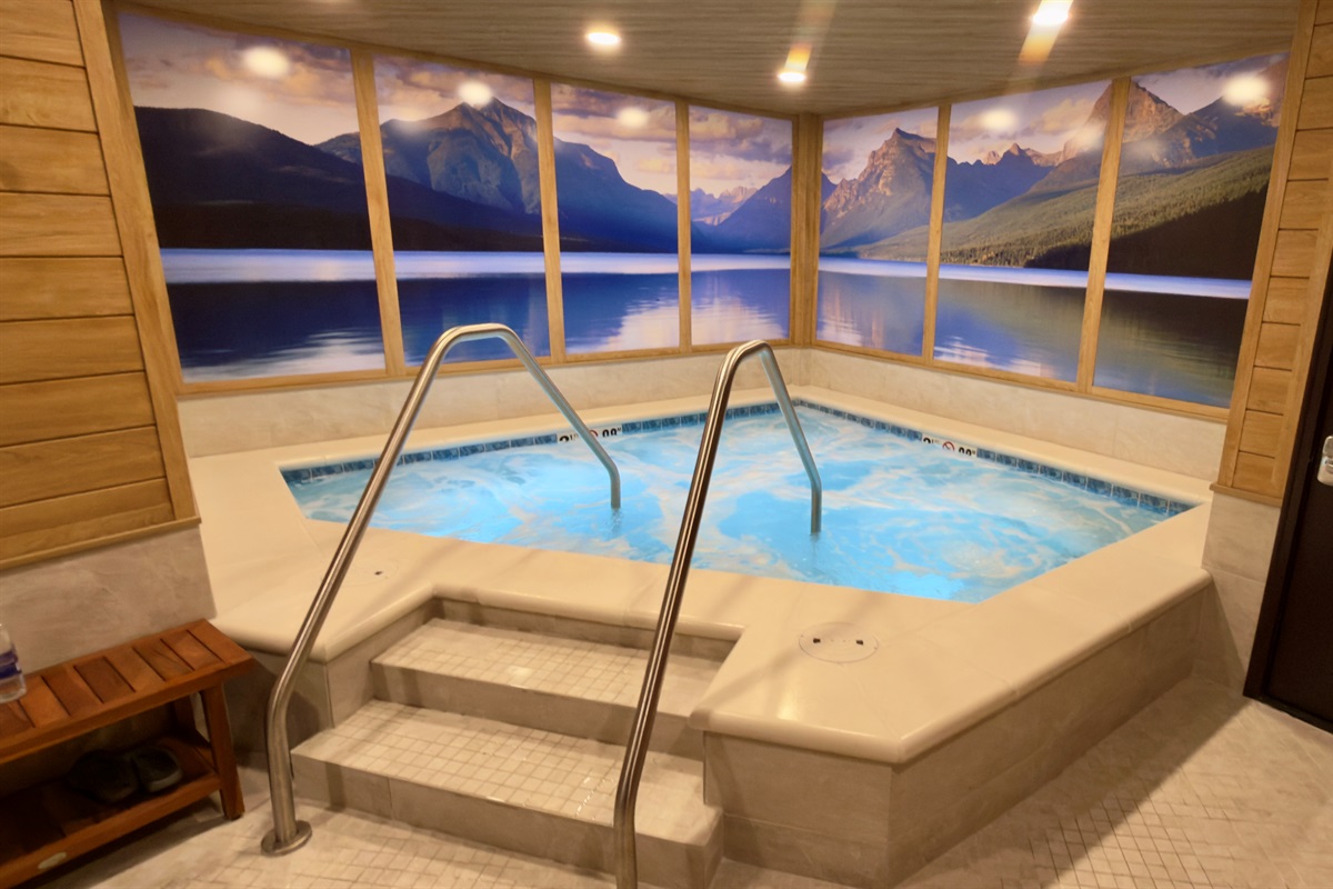 On-site hot tub availabe for guest use.