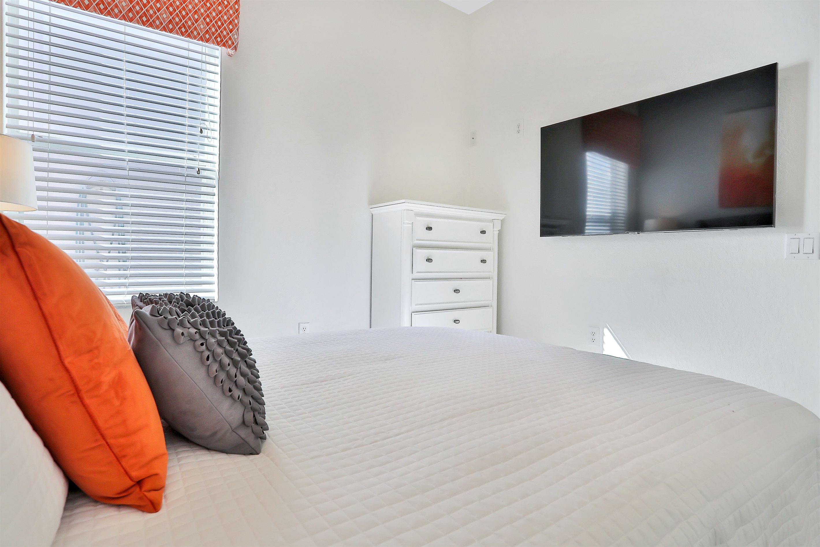 Queen bedroom with 55" TV