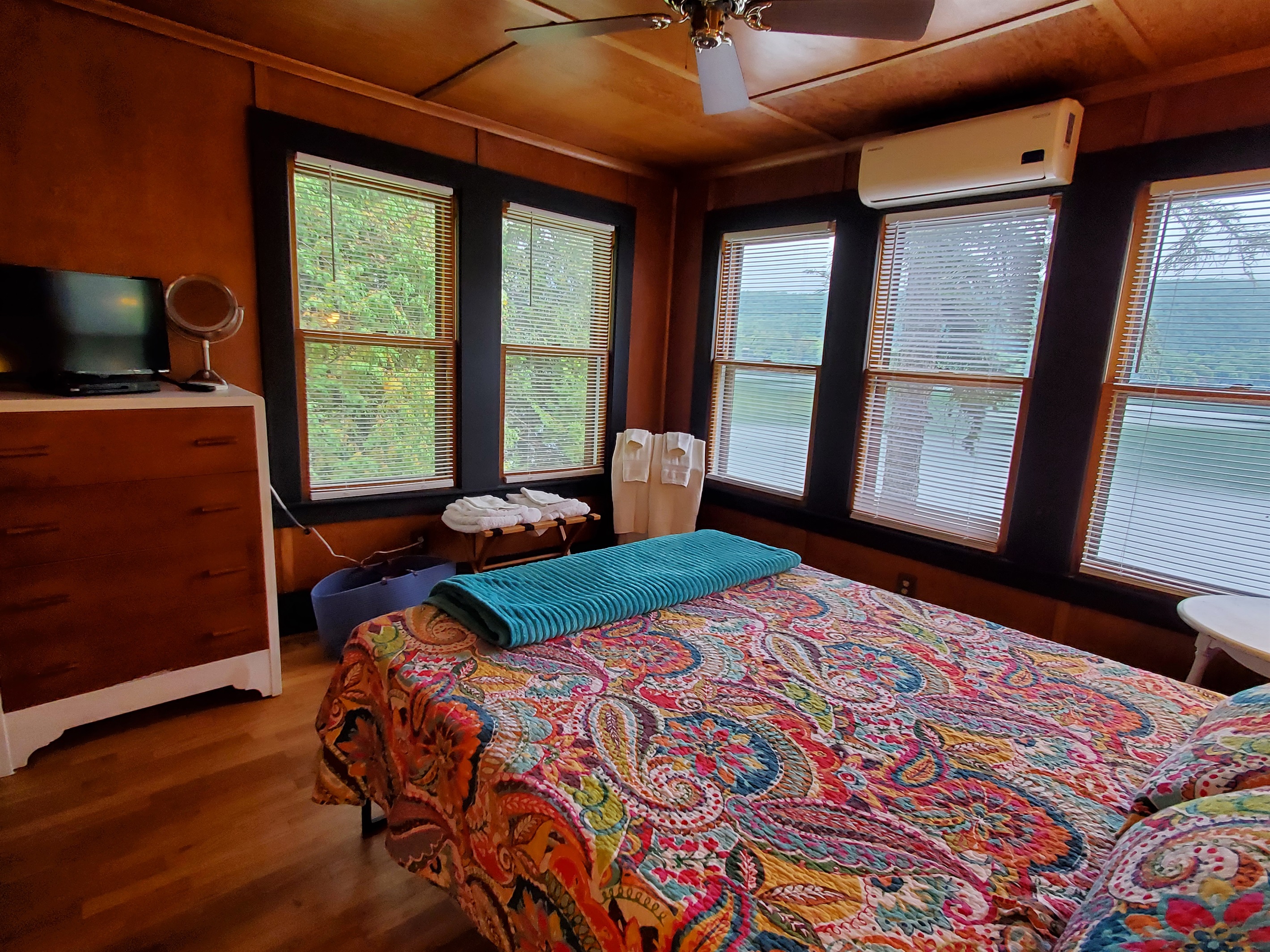 2nd Floor - 2 Bedroom suite #1- queen bdrm