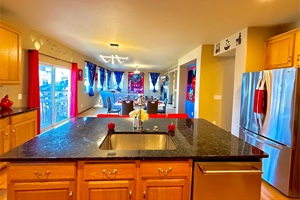 Spacious Kitchen counter