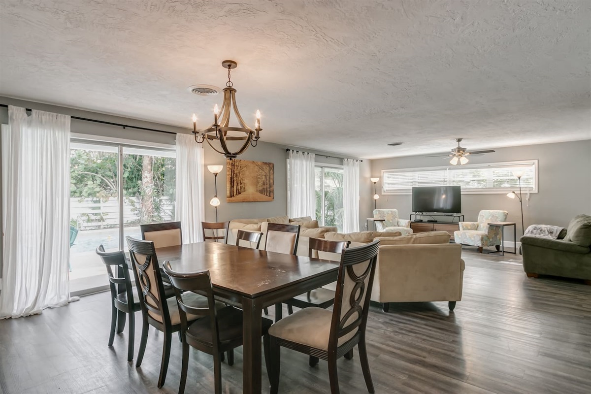 Enjoy a Meal while Entertaining