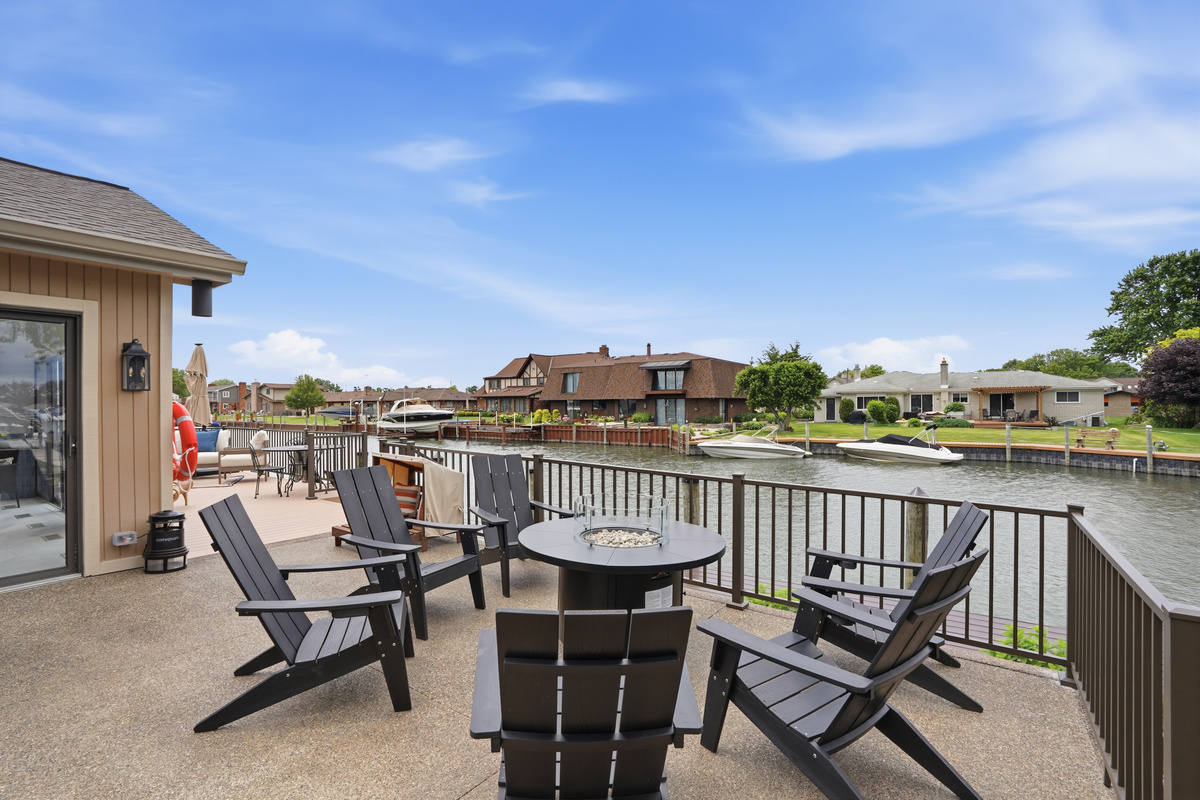 Immerse yourself in the breathtaking beauty of this exceptional waterfront retreat and unlock a world of unparalleled comfort and relaxation.