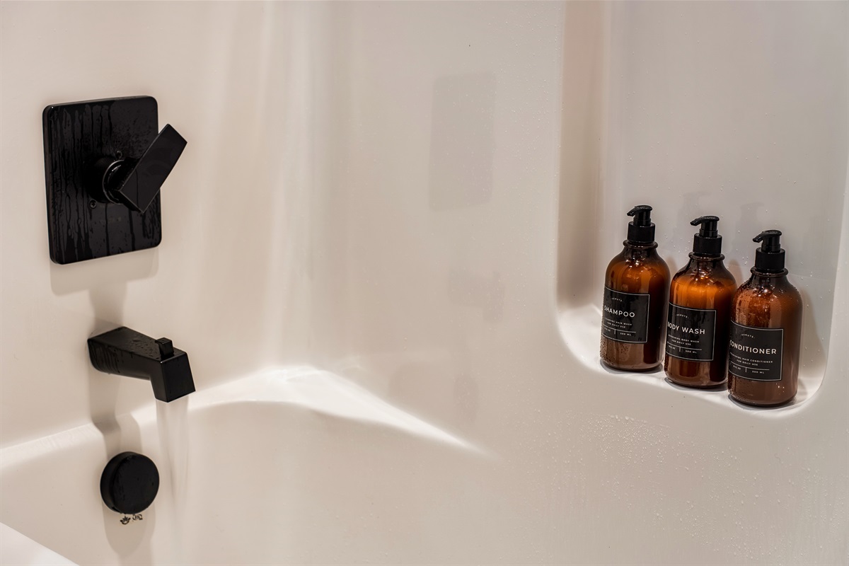 Shampoo, conditioner & bodywash provided in all full baths
