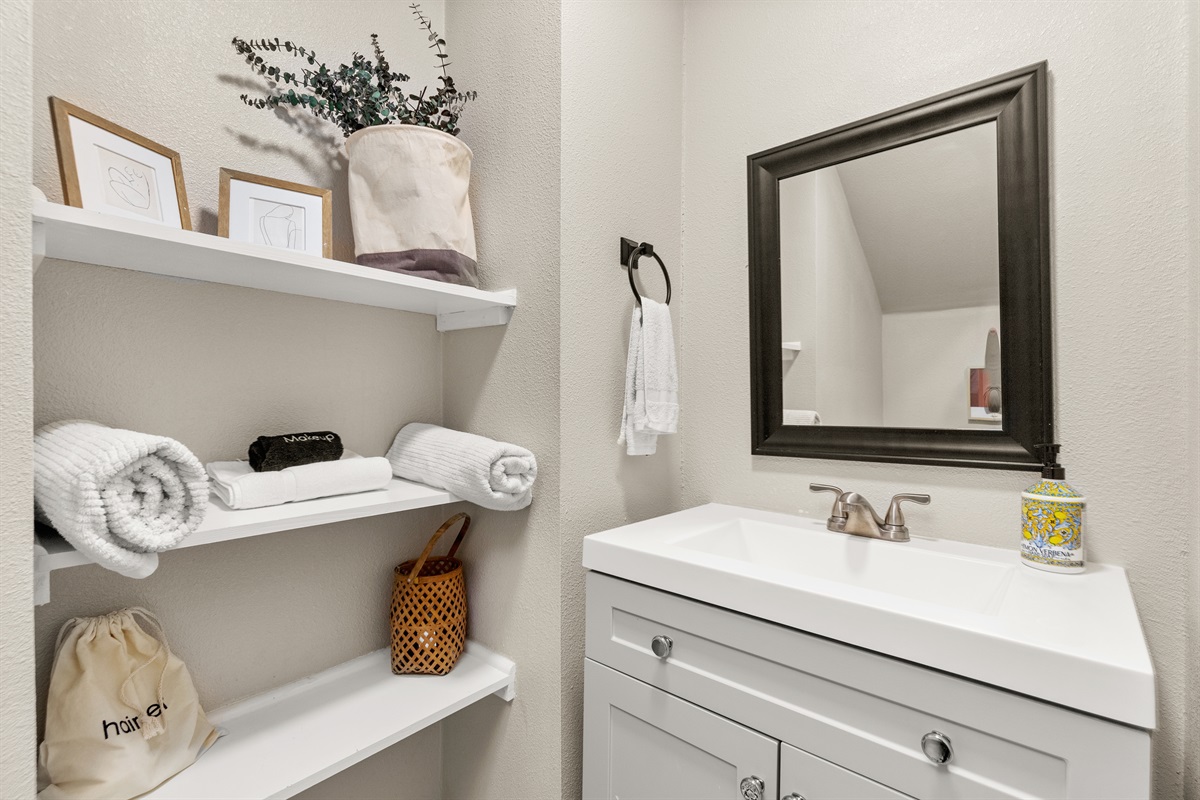 Serene simplicity meets luxury in this bathroom retreat, where the art of pampering oneself is elevated to a daily ritual