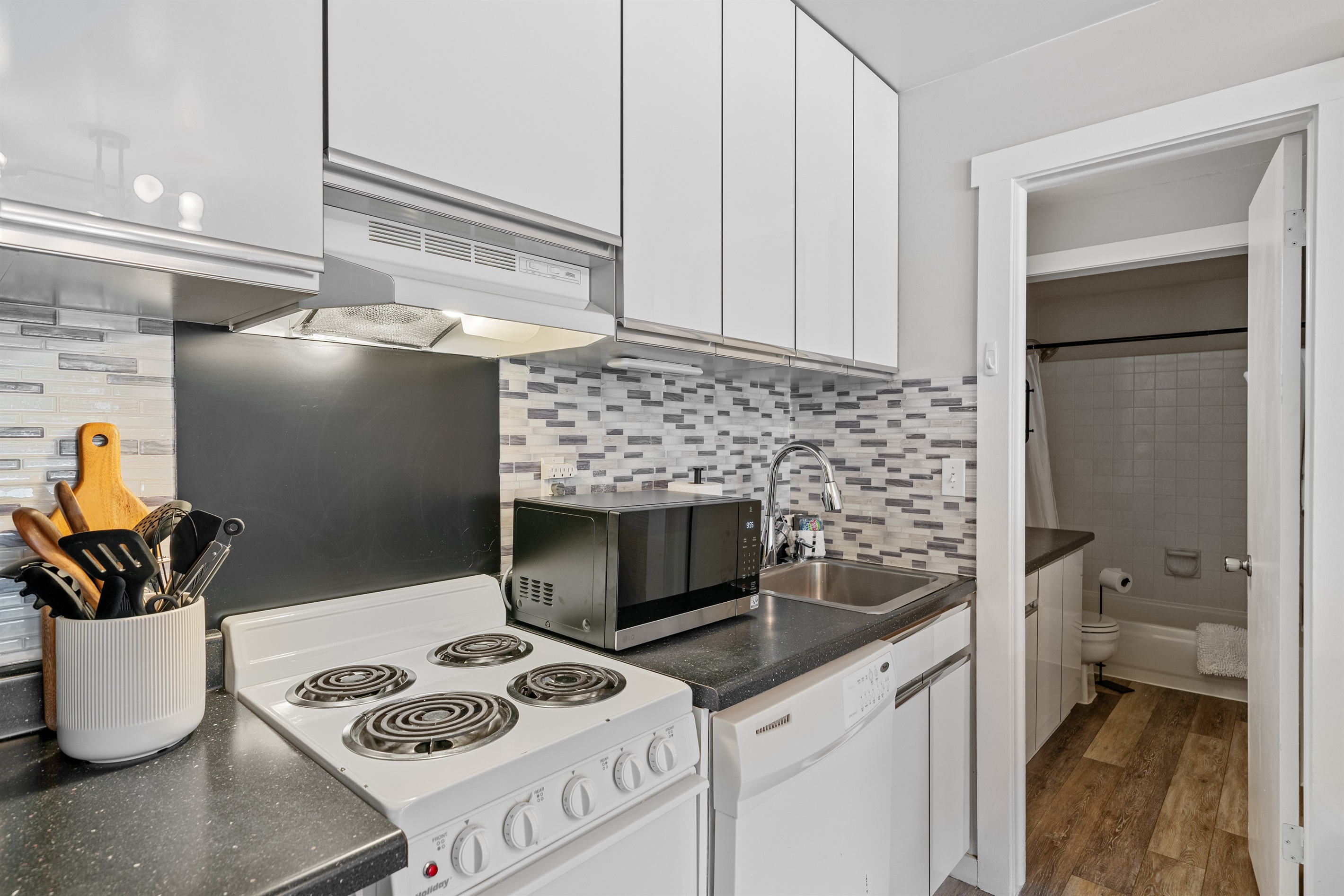 This well-equipped condo is your home away from home!