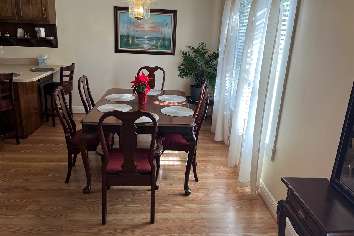 Seating for 6 at the Dining table