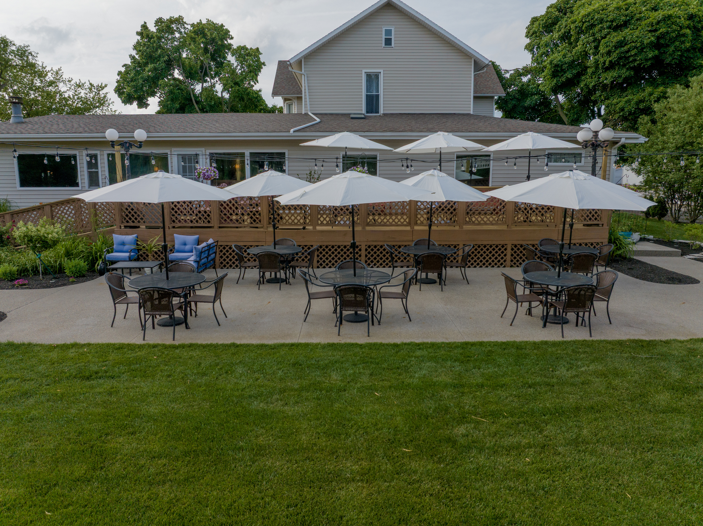 Victorian Inn Family Reunion Space