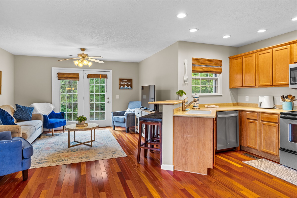Living Room/Kitchen