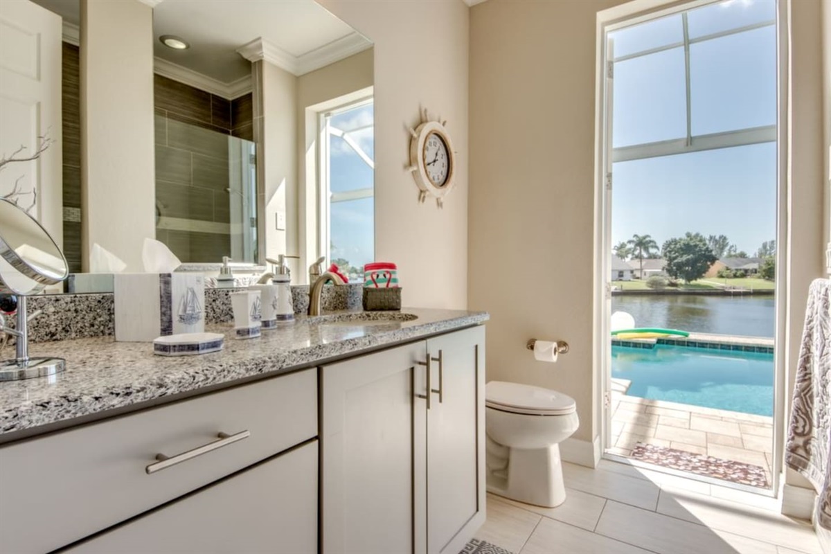 Villa Blissful Bay - Pool bathroom