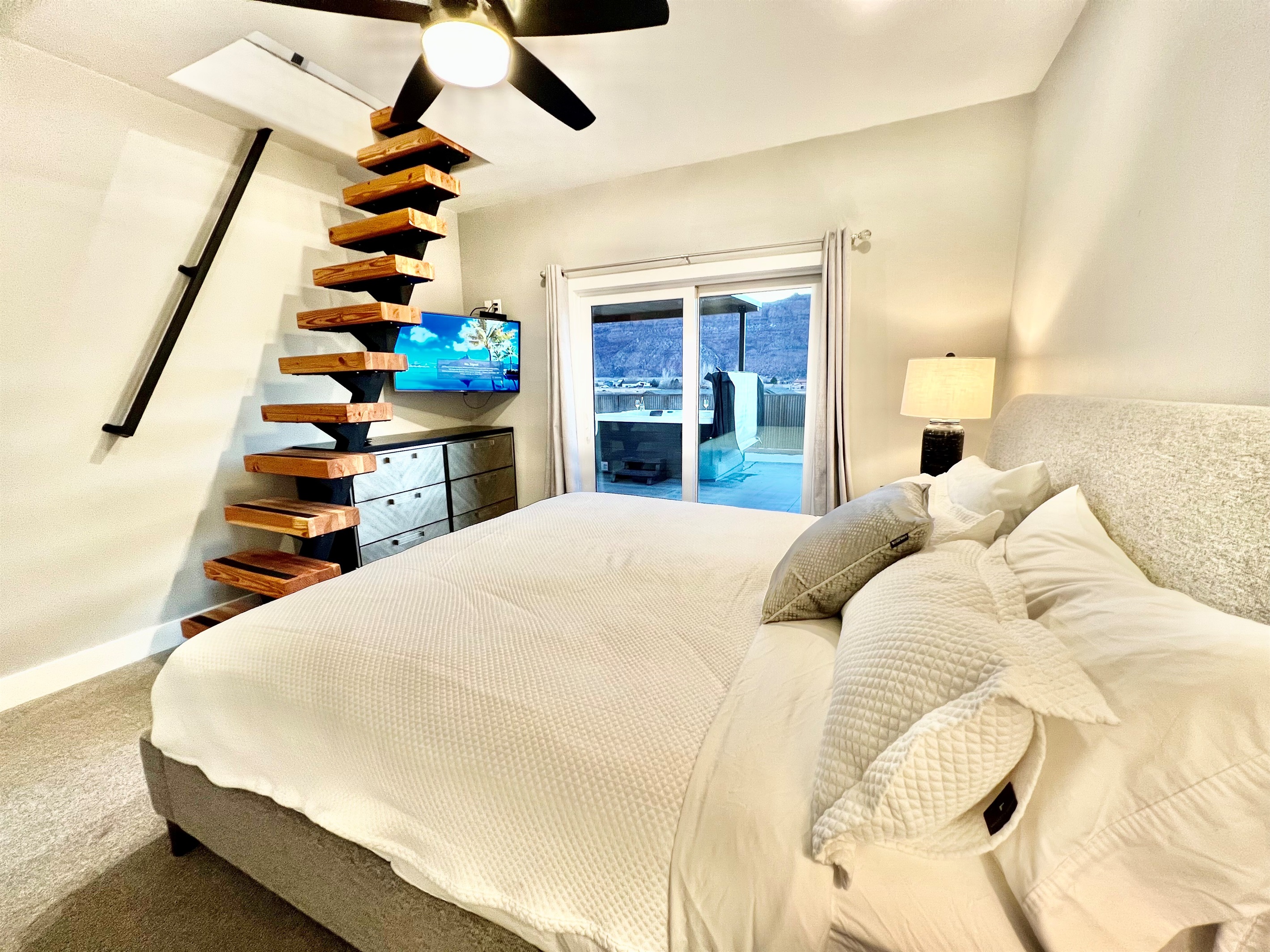 Guest Suite 2 King with Loft