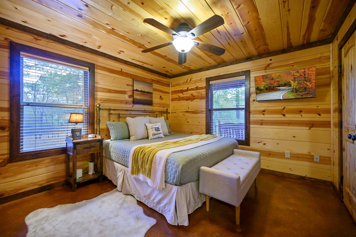 Bedroom #3 &ndash; King Bed: 🌄 Peaceful forest views from your pillow