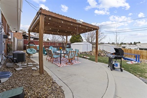 Garden Oasis: Backyard Bliss with Patio Gazebo! 🌳🏡🌟