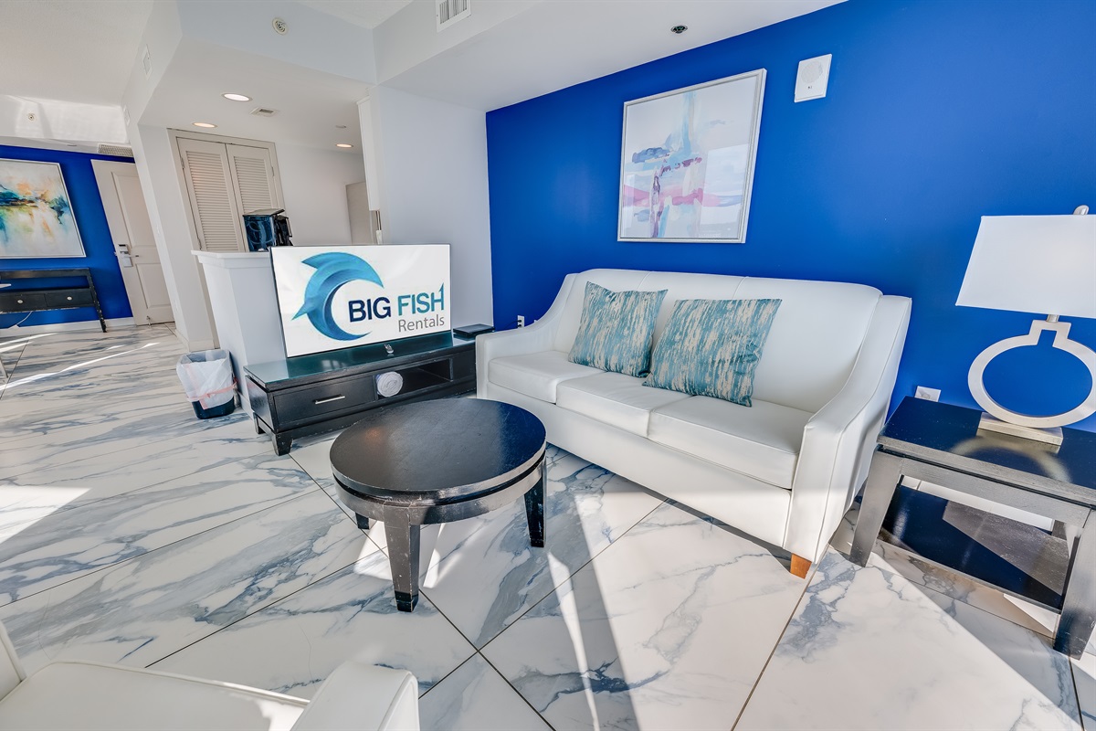Amazing Living Room with Stunning Views🌊☀️