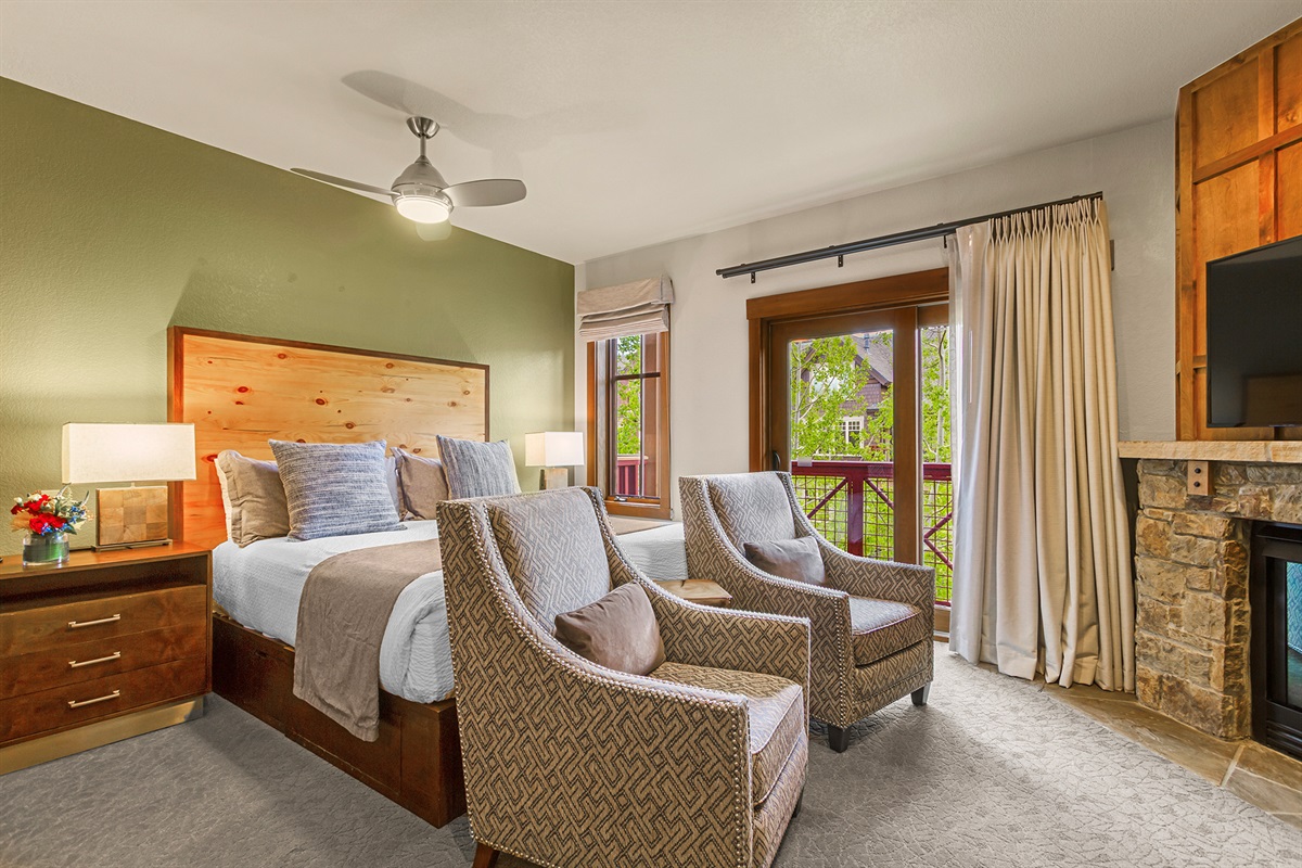 Studio King bed