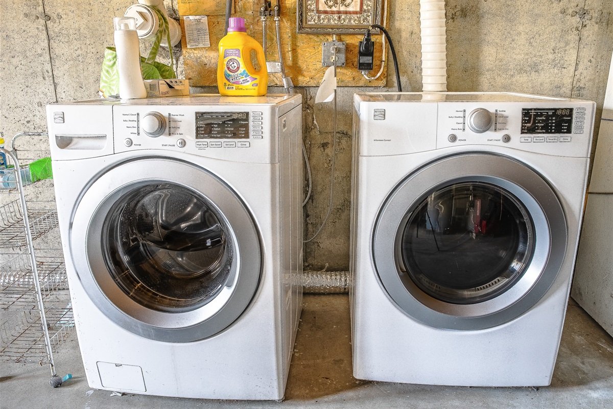 Enjoy the convenience of high-capacity, front-loading laundry machines during your stay. Located in the basement, this setup allows your group to pack light and keep gear fresh for every Acadia National Park adventure on Mount Desert Island.