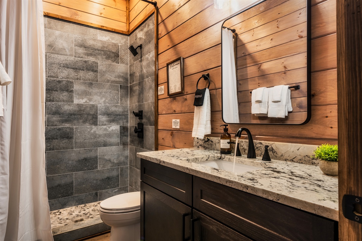 Bathroom 4: En suite full bathroom with walk-in shower