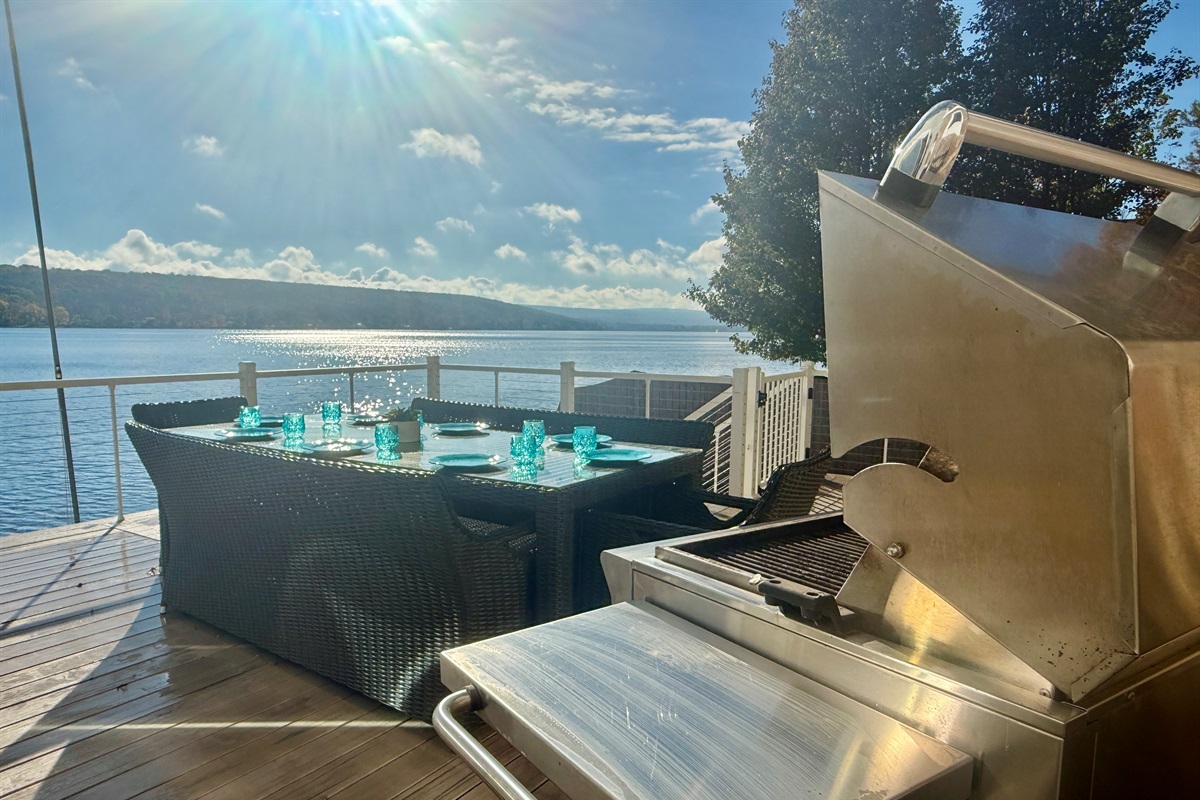 Waterside Dining with High End Propane Grill