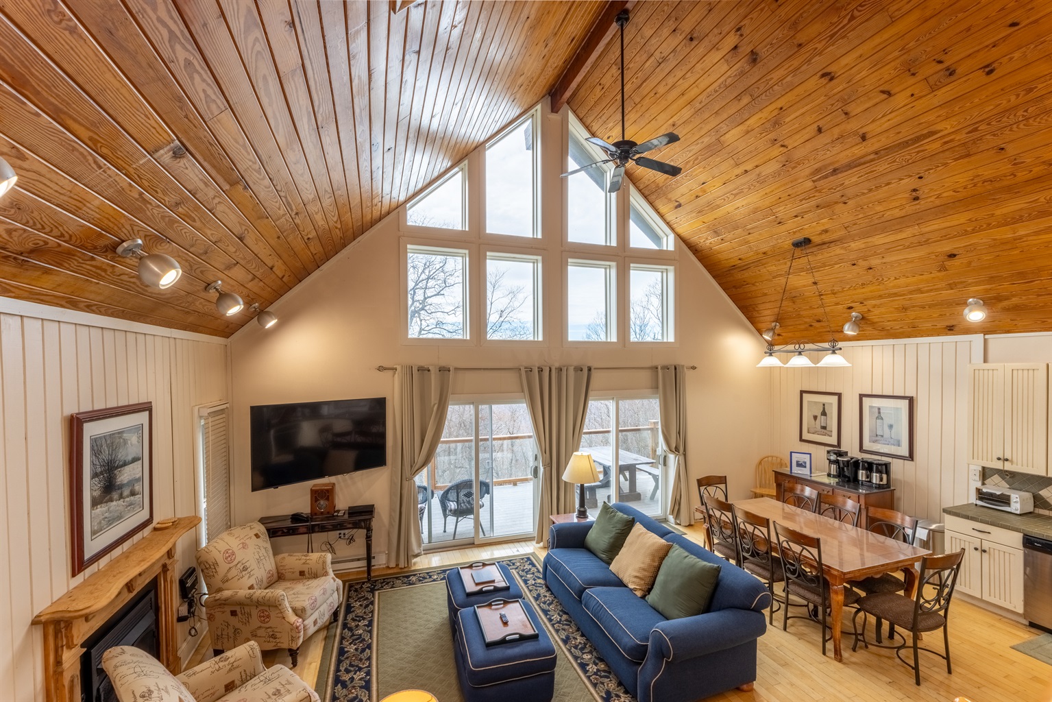 Cathedral ceilings and open floorplan