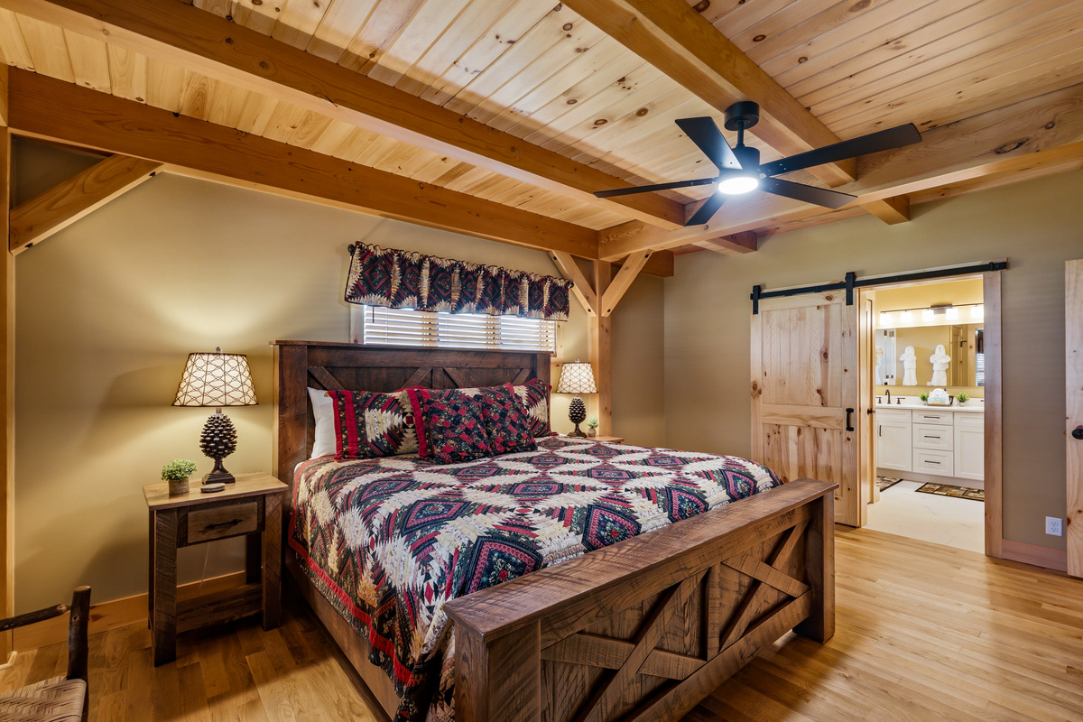 Reclaimed Barwood King Bed