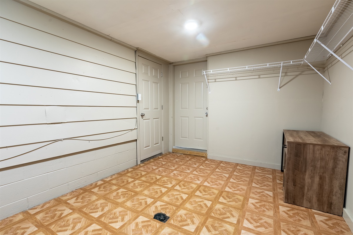 Bonus storage room for bicycles, suitcases, etc.