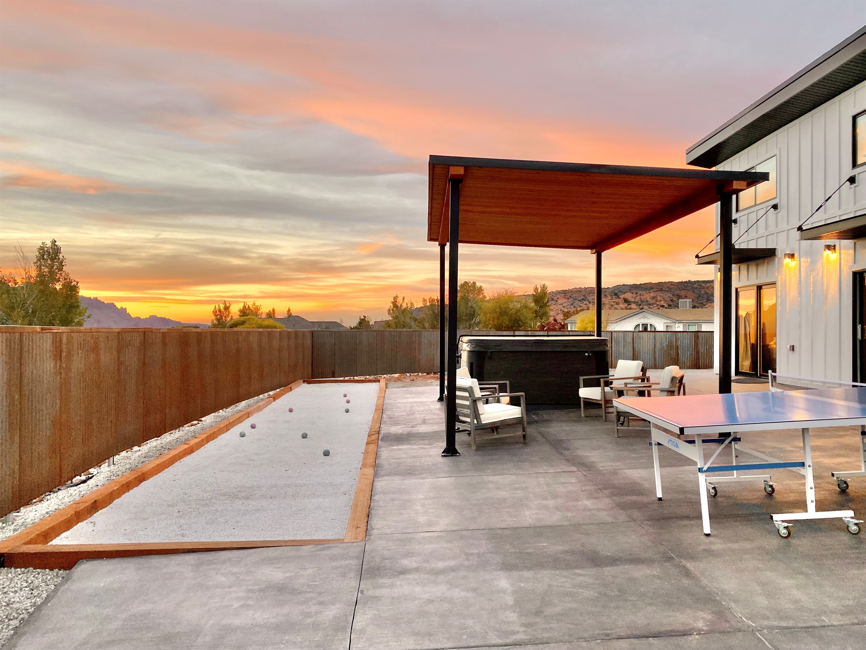 Bocche Court and Outdoor Table Tennis