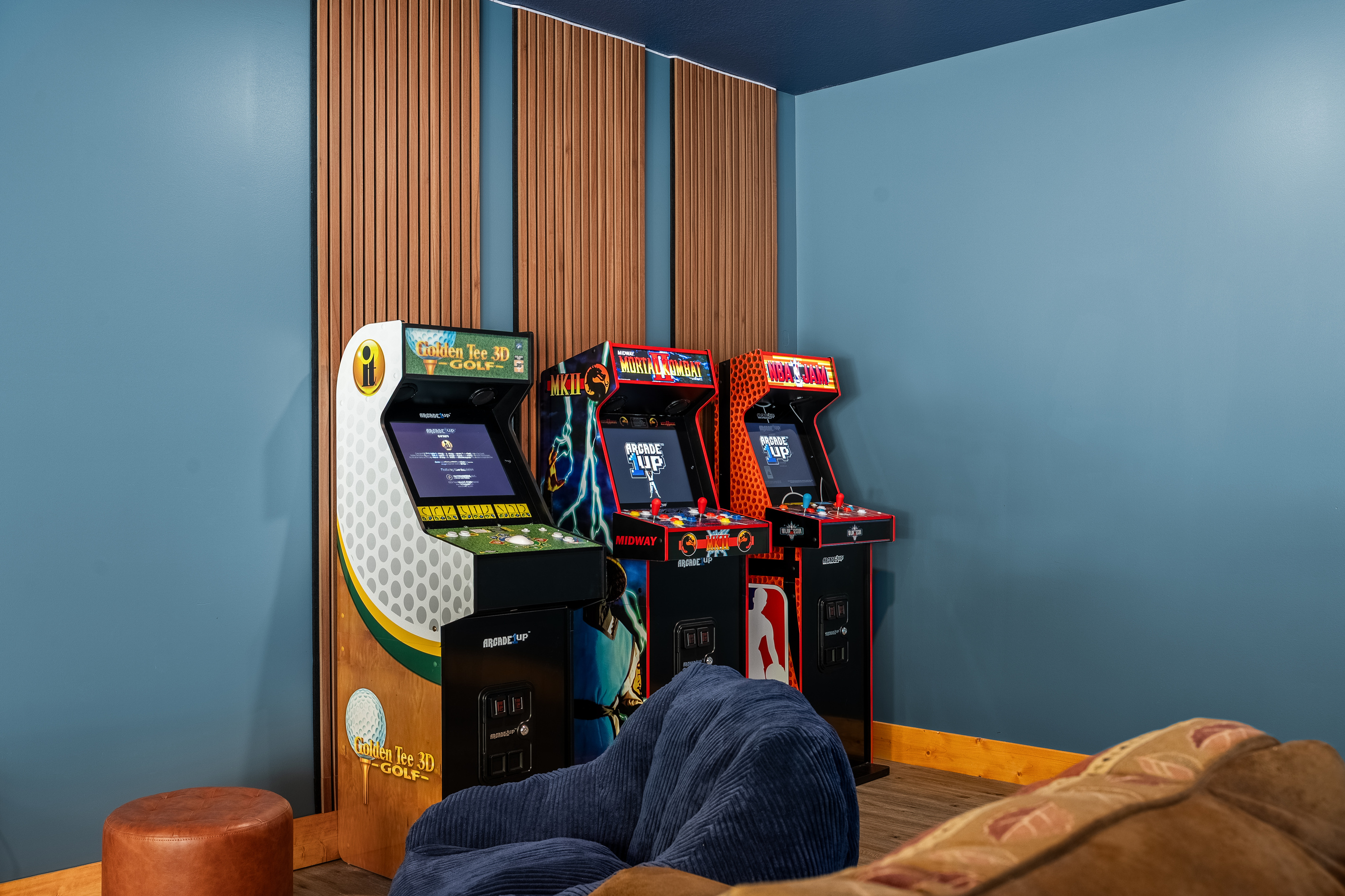 Bunk / Game room - Air hockey, laser tag, arcades