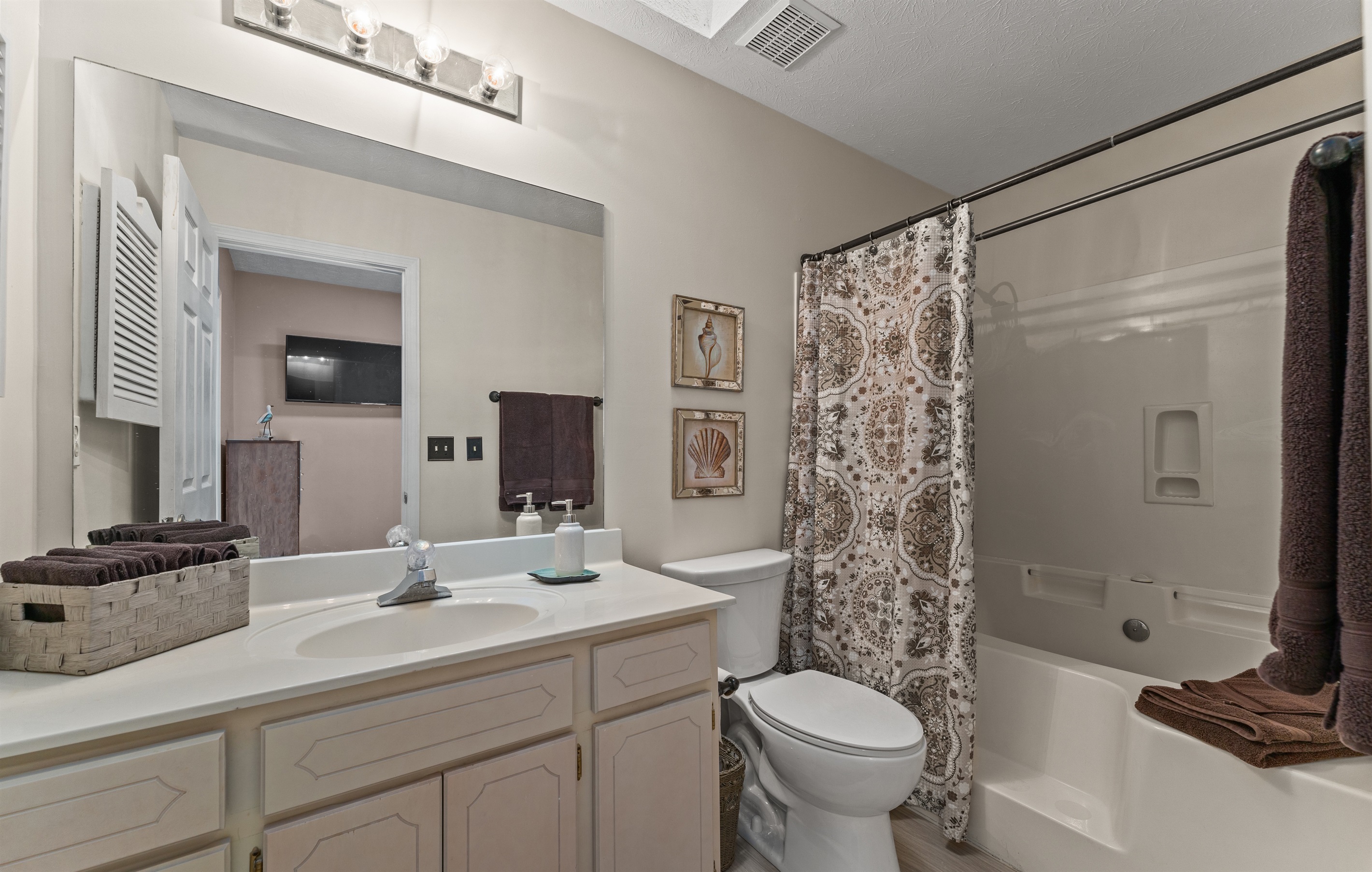 Bunk bed private bathroom