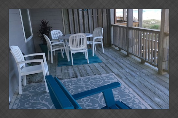 Come relax on covered 2d floor Oceanfront deck 