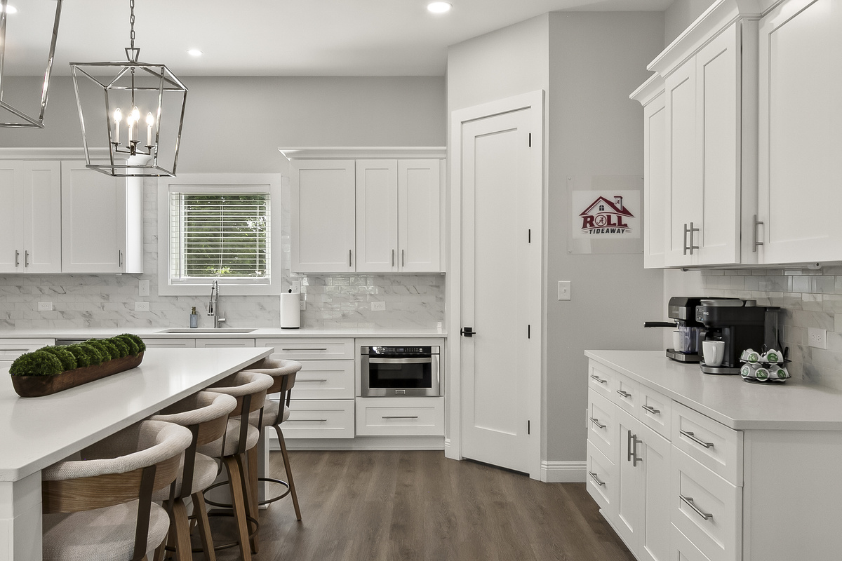 Kitchen and Coffee Bar