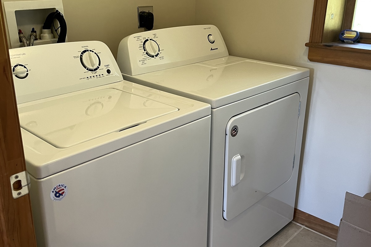 Main level laundry off kitchen