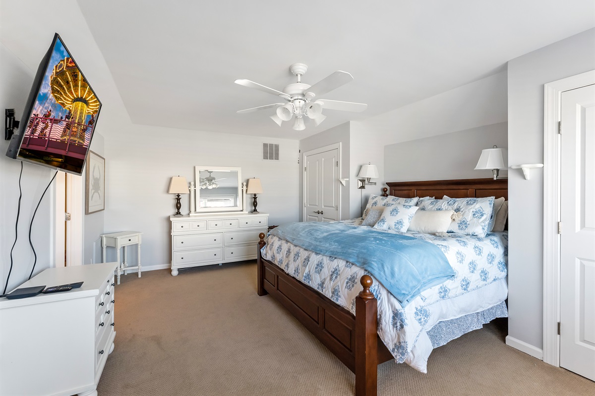 Primary Bedroom with King Bed and Ensuite Bathroom