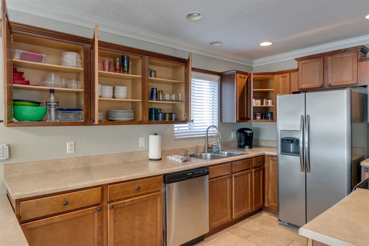 Fully Stocked Vacation Rental (Just Bring Food)