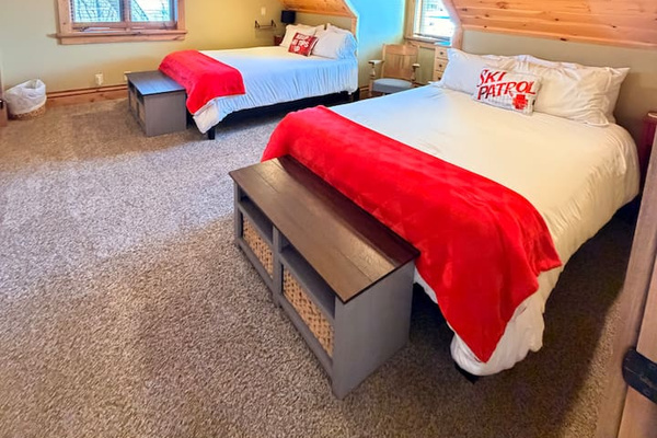Elevated comfort, premium bedding and high-quality mattresses designed for a relaxing stay. Bedroom 4, on the 2nd floor, offers two queen beds and stunning Teton views from the window—making it a bright room that’s especially ideal for kids!
