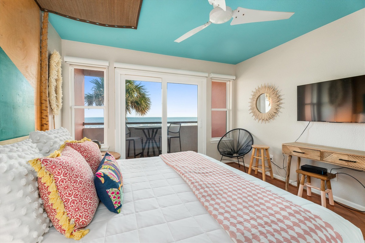 a316f78a6e014c73ae2bd1d6556ac20b Large | Beachhouse | Texas | TX | Vacation Homes | Galveston | Crystal Beach | Kokomo | Breezy Days | Beachfront Elegance | Sunrise Serenity | Southern Sands Property Management, LLC