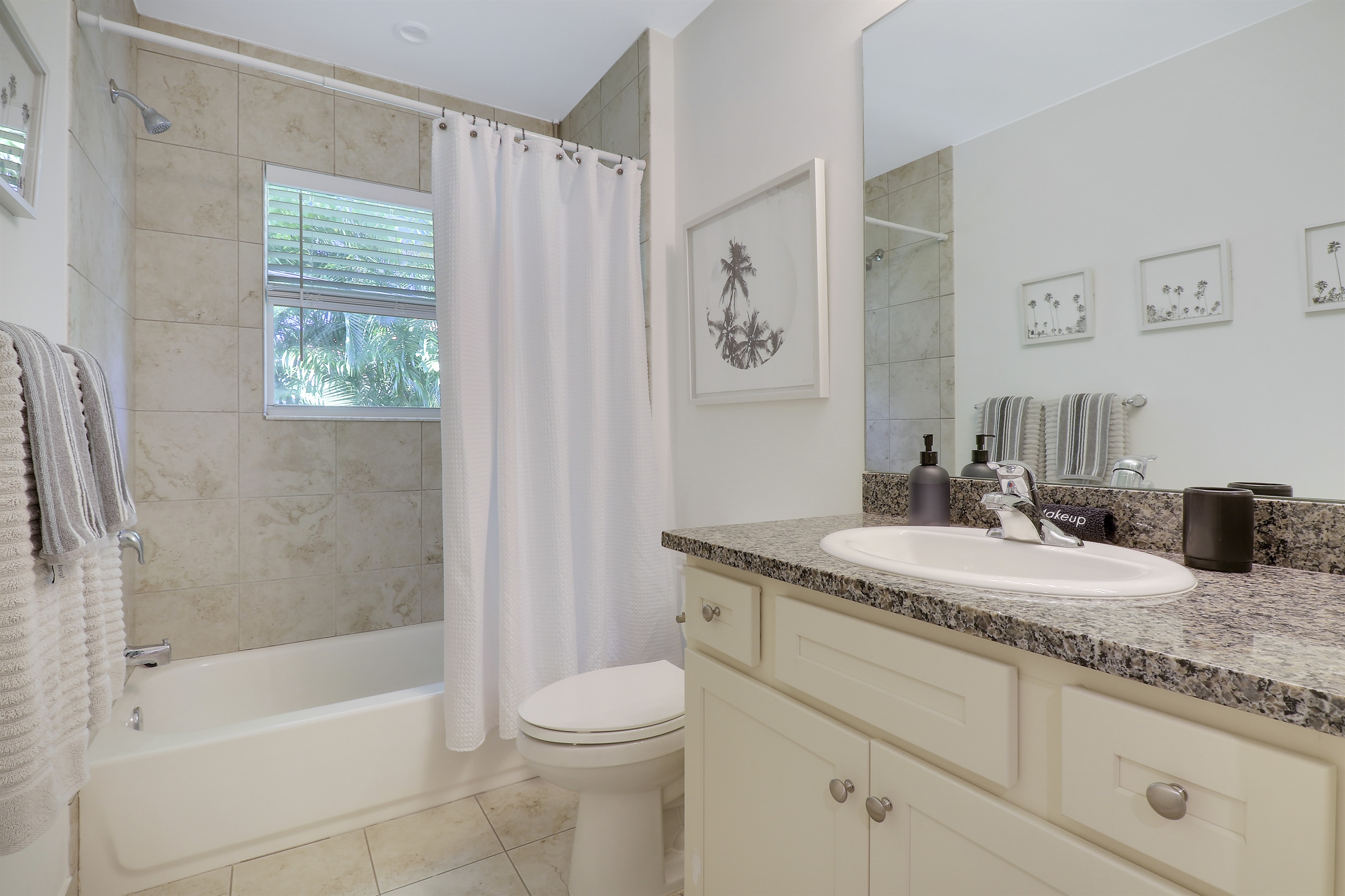 Shared full bathroom-King and Queen guest rooms