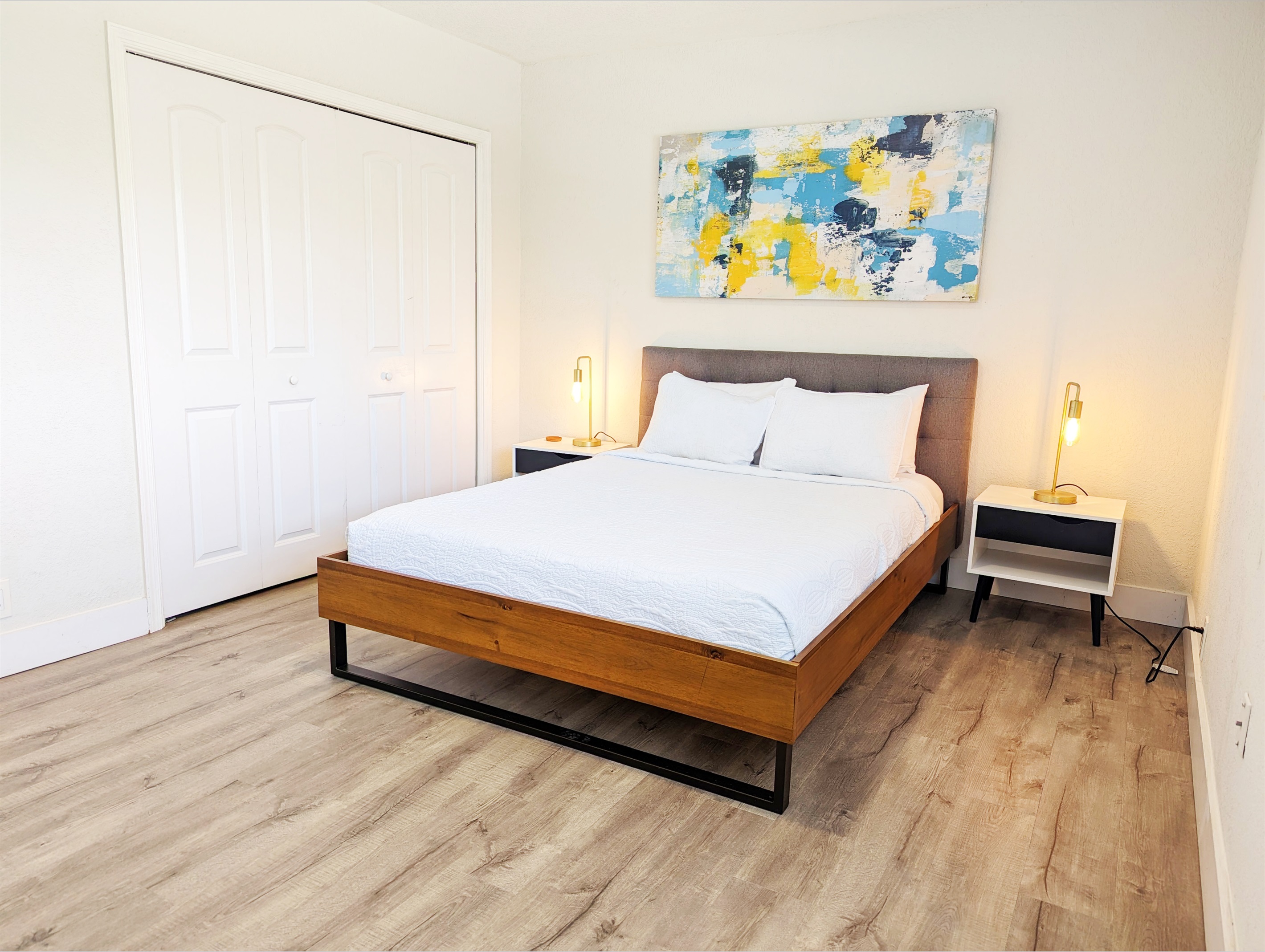 "Cozy, but spacious. Clean clean clean! Comfortable. Nicely decorated. " - Alli