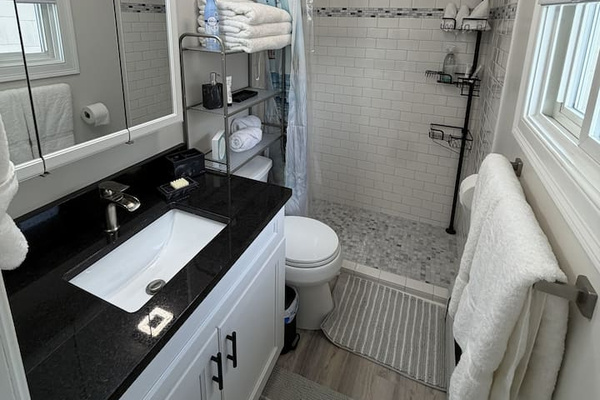 Full Bathroom