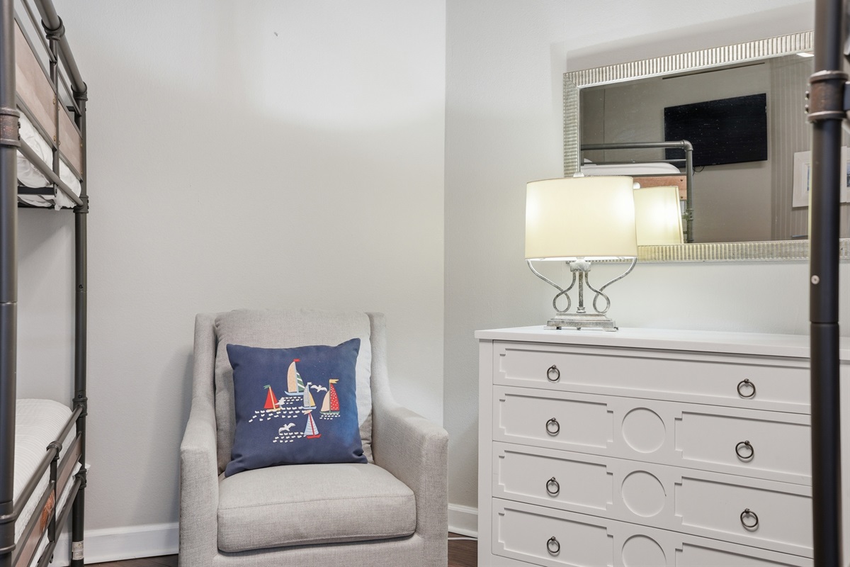 2 Queen/Queen Bunk Room