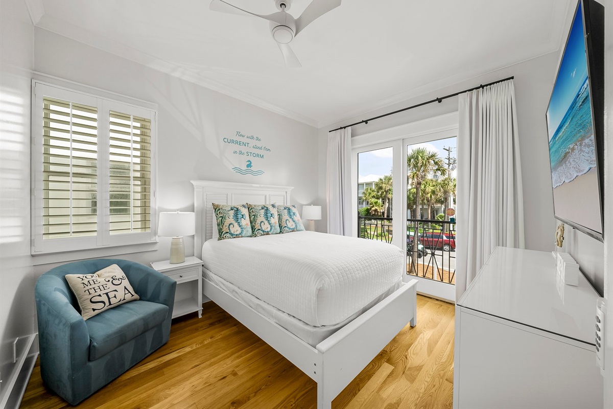 Bedroom 3 (2nd Floor): QUEEN bed, full bathroom in hall with walk in shower, balcony overlooking Frangista Beach neighborhood, 55” Smart TV