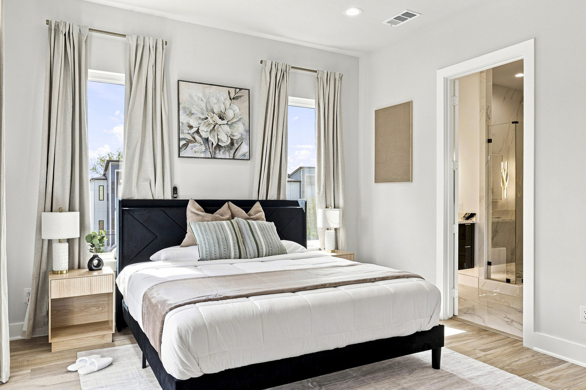 Bright and airy retreat with chic decor and modern en-suite for ultimate relaxation!