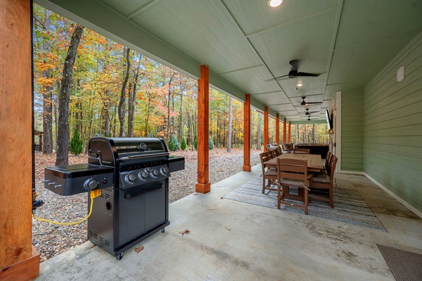From sizzling steaks to family-style meals, this spacious patio is made for unforgettable evenings.