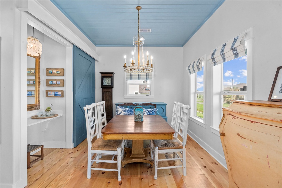 a373a3470e2a4ae088374fc33cec2454 Large | Beachhouse | Texas | TX | Vacation Homes | Galveston | Crystal Beach | Kokomo | Breezy Days | Beachfront Elegance | Sunrise Serenity | Southern Sands Property Management, LLC