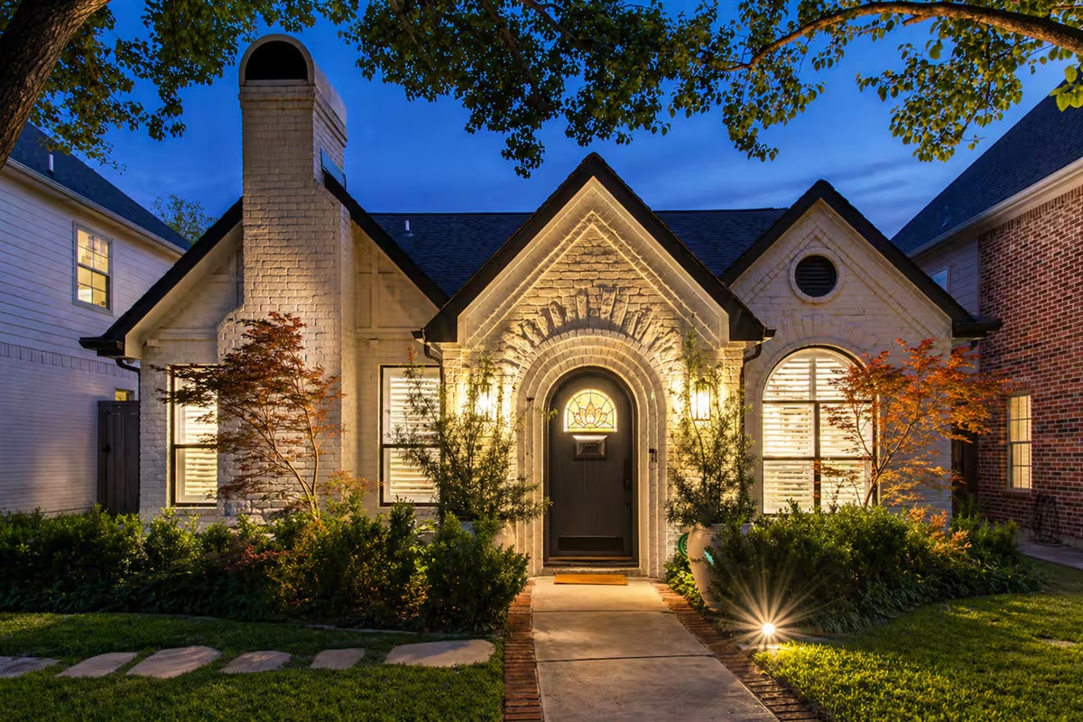Beautiful, upscale home in a quiet, desirable setting