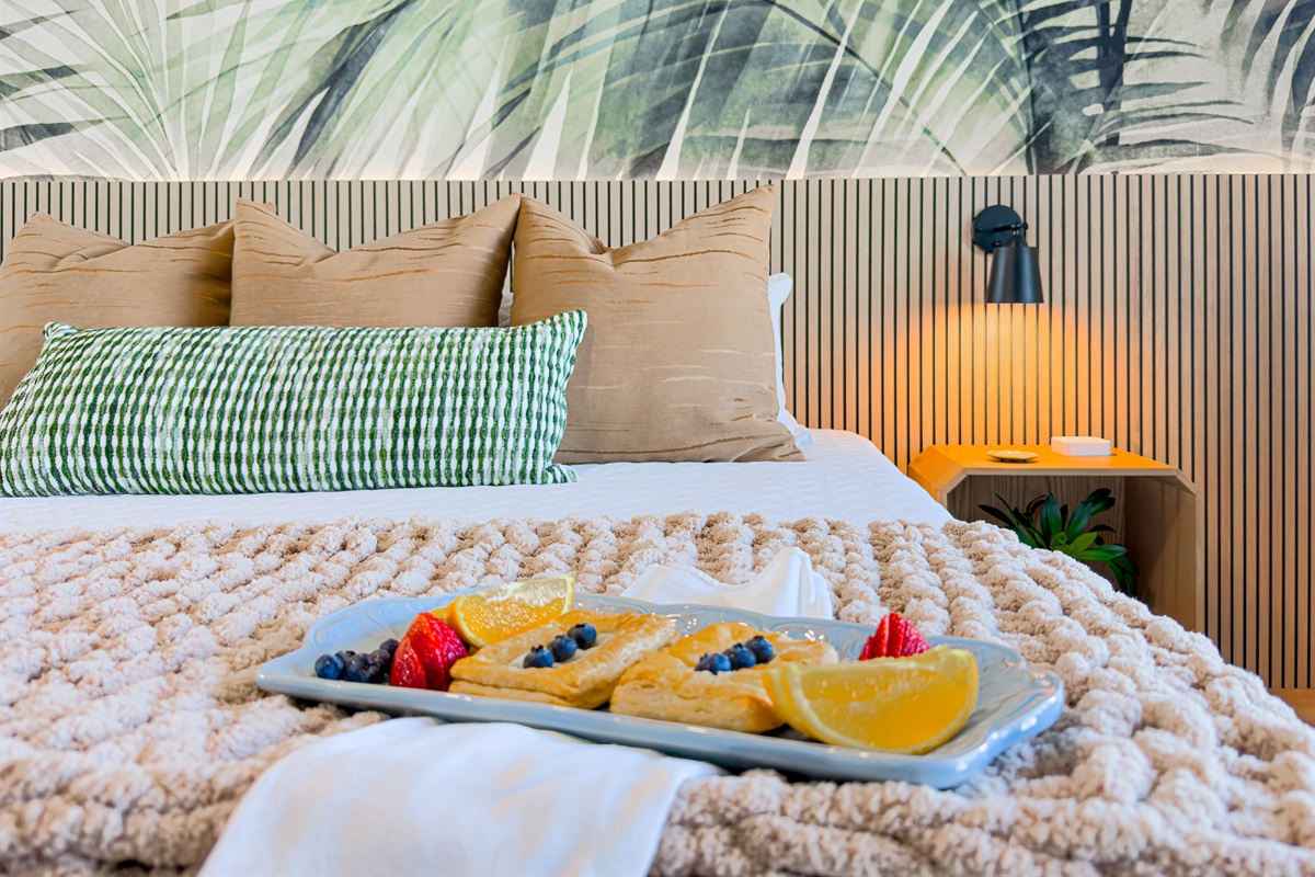 Enjoy your morning coffee and a light breakfast right in bed. The chunky knit blanket is perfect for a lazy morning indoors.
