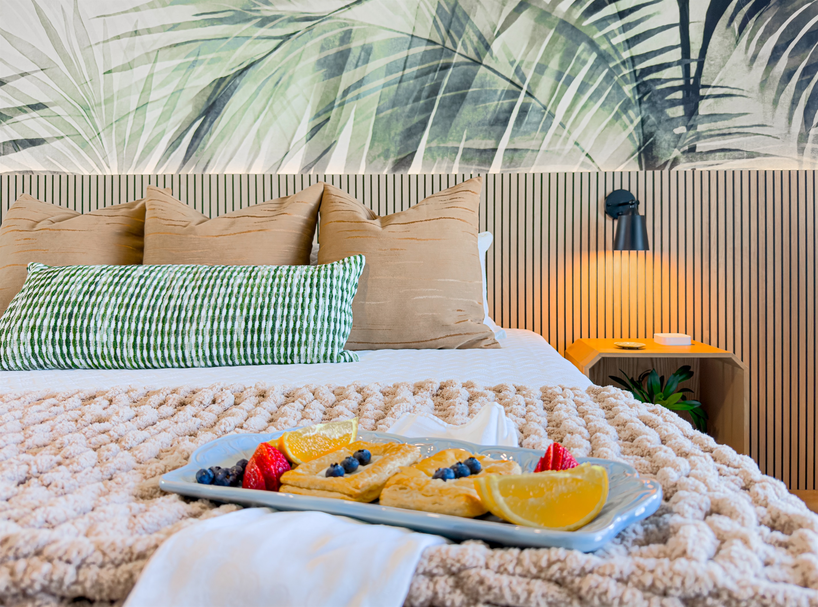 Enjoy your morning coffee and a light breakfast right in bed. The chunky knit blanket is perfect for a lazy morning indoors.
