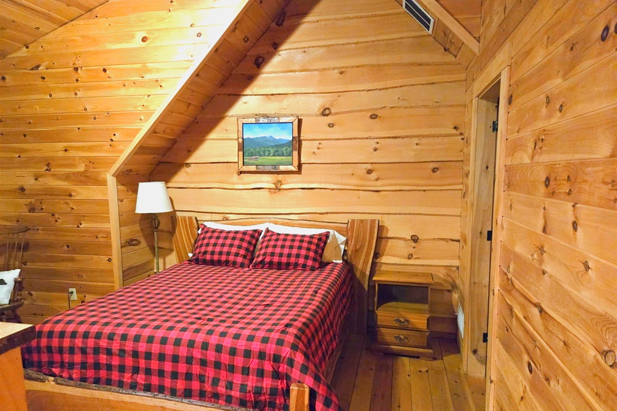 Queen bed upstairs in the loft ensuite