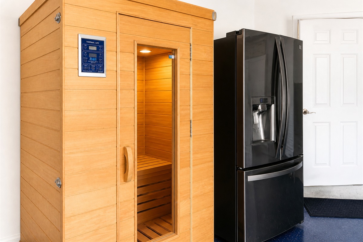 Sauna and second fridge 